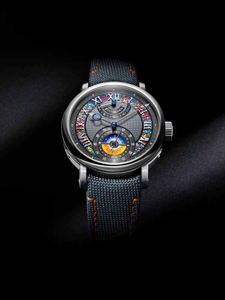 LV LVKV-02 GMR 6腕錶，40.5mm，Escale錶殼，人手雕刻扭索金製錶盤，布料/珍稀皮革錶帶，GMR 6手動上鍊機械機芯，動力儲存65小時，防水深度30米（腕錶採用防濺潑錶殼，但不能浸入水中），全球限量5只。品牌提供