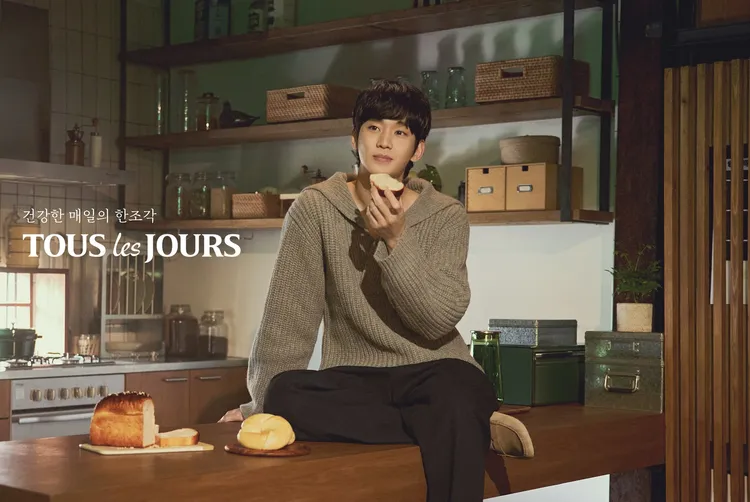 連鎖麵包店Tous Les Jours第一個宣布不與金秀賢續約。翻攝Tous Les Jours