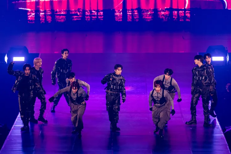 NCT 127賣力熱舞。COME ON JKSSP提供