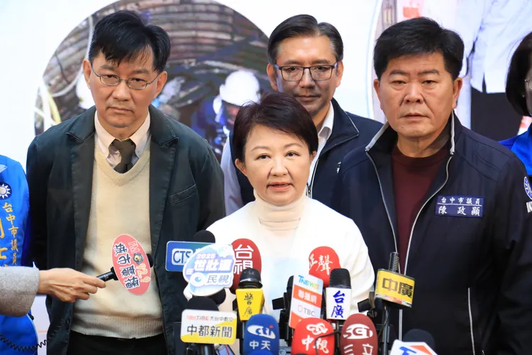 台中市長盧秀燕也以媽媽市長的身分向女童表示歉意。市府提供