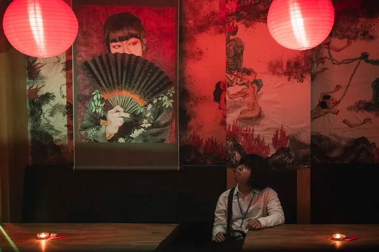 公視學生劇展《美味的舌頭》影像與美術風格強烈，右為主演鍾尚庭。公視提供 