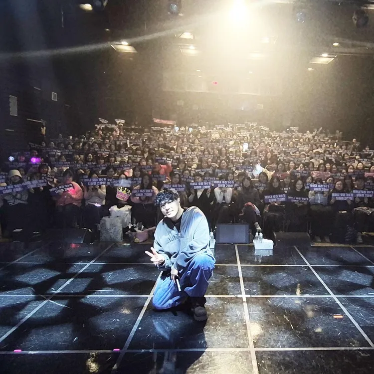 輝星2月9日剛與粉絲度過生日派對。翻攝輝星IG