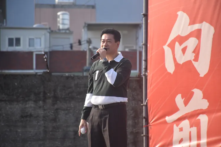 前職棒投手陳義信上台宣講。民眾提供