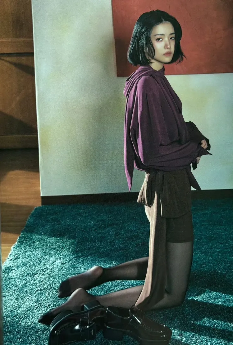 金泰梨拍攝《ELLE》封面。翻攝《ELLE》微博