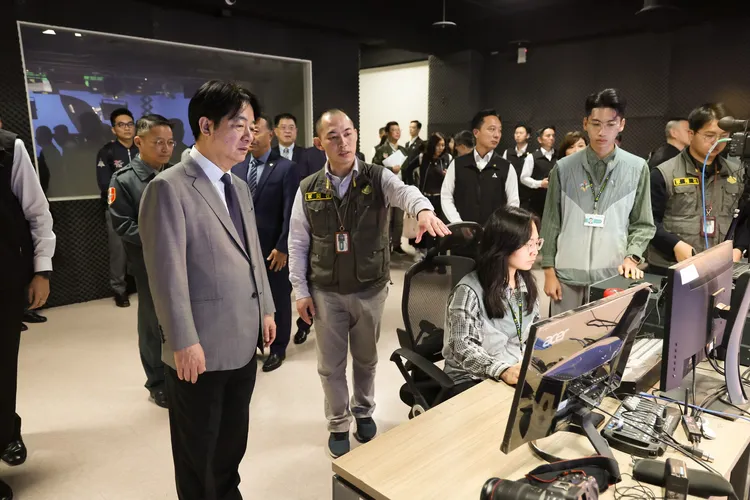 賴清德訪問軍聞社、青報。賴清德臉書