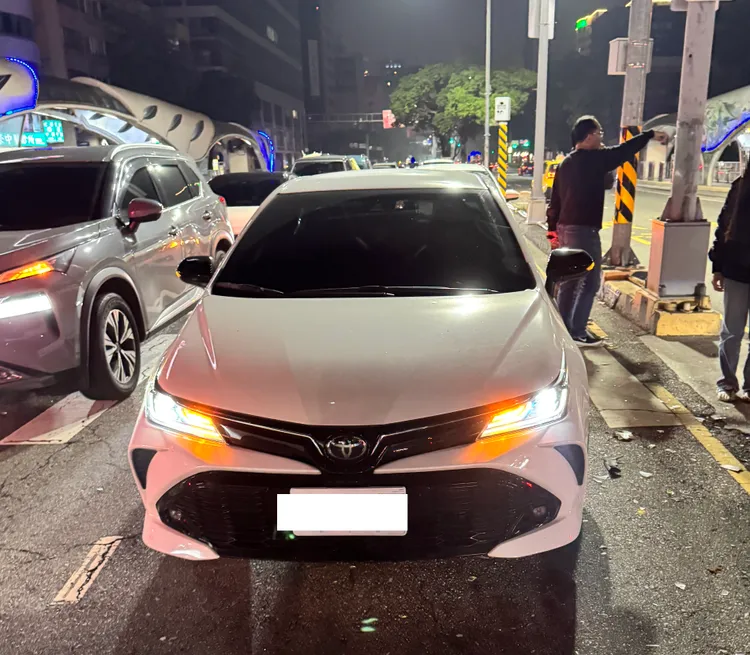 遭到波及的多元計程車。民眾提供