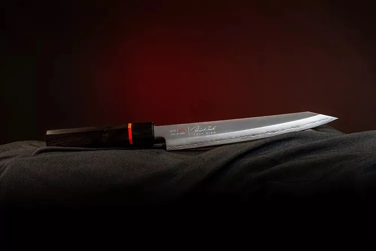 「Z Nismo Precision 壽司刀」是由Nissan美國設計中心與知名壽司主廚寺田弘行（Hiroyuki Terada）聯手打造。原廠照片