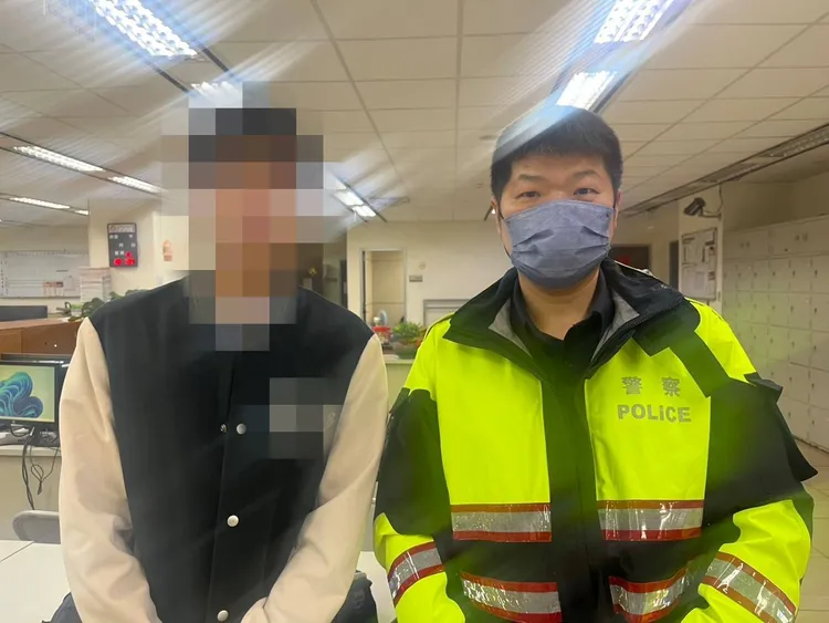 倪男感謝警方大力幫忙找回手機，也對台灣社會路不拾遺的社會風氣感到欽佩。翻攝畫面