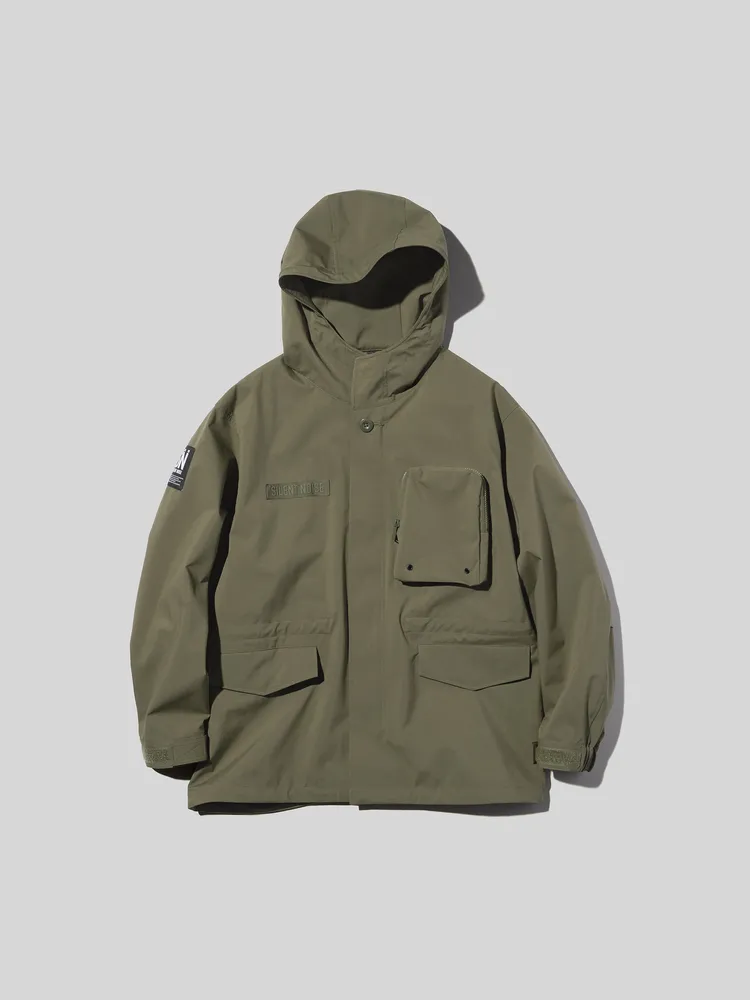 「UG」系列軍裝外套，2490元。品牌提供