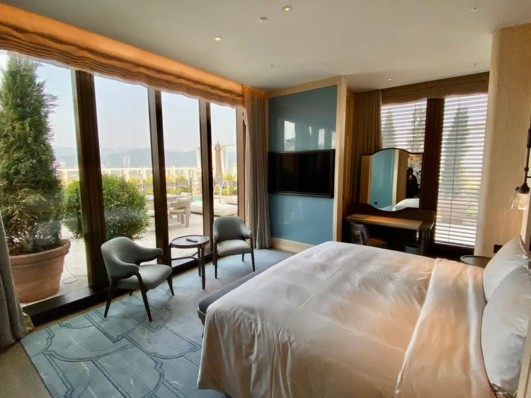 共有6間特別打造的「璀璨客房」，擁有私人戲水池及戶外露台空間。莊偉祺攝