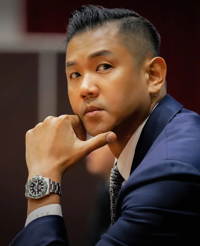 陳建州為職籃比賽忙進忙出。翻攝陳建州IG