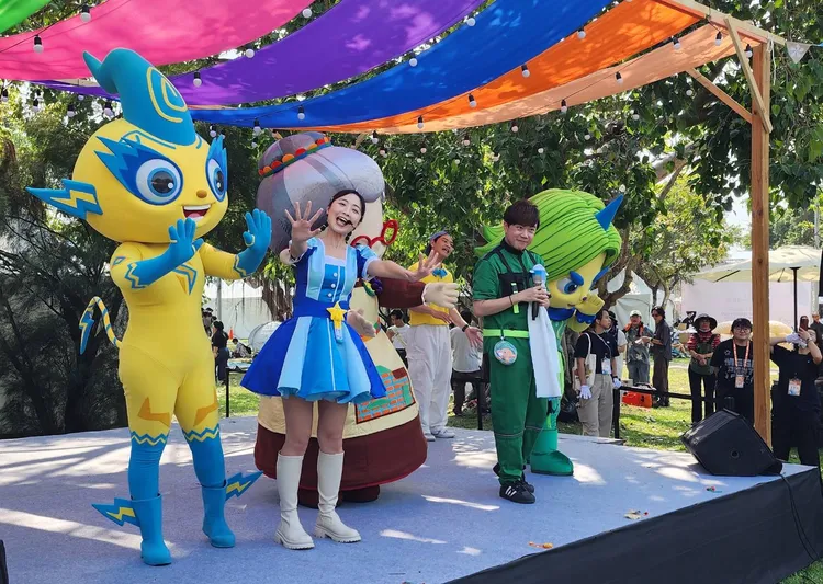 藝人李岳首次站上大港開唱舞台表演，意外凸槌發生「舞台擦撞事件」。李岳提供