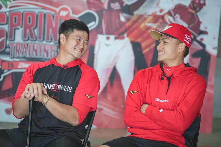 蔣少宏（左）與徐若熙專訪過程彼此吐槽，但其實擁有滿滿默契。TVBS提供