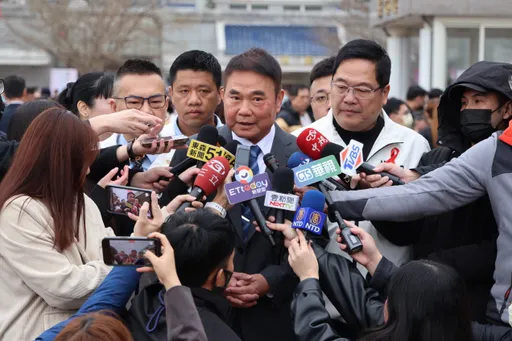 柯爸告別式|高虹安現身致意 「2縣市長」也到場