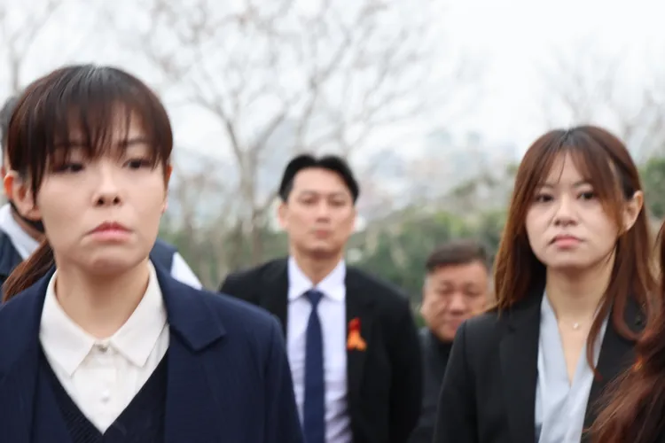 新竹市長高虹安抵達柯文哲爸爸告別式現場。李俊毅攝