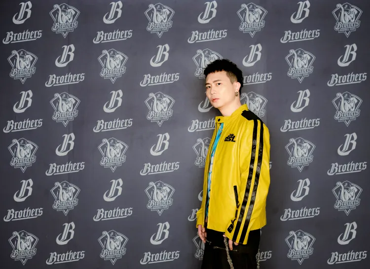 蕭秉治備唱8月高雄巨蛋演出之餘，創作能量持續爆發。圖／相信音樂提供