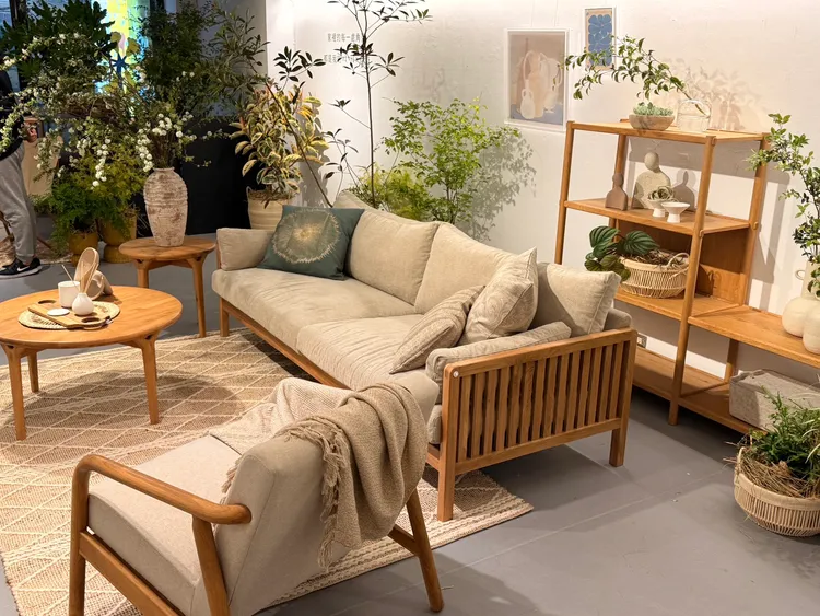 客廳是家的核心，更是展現個人品味的空間。陳揚盛攝