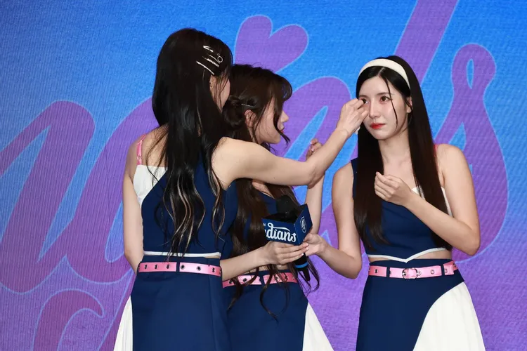 南珉貞落淚。   攝影中心攝