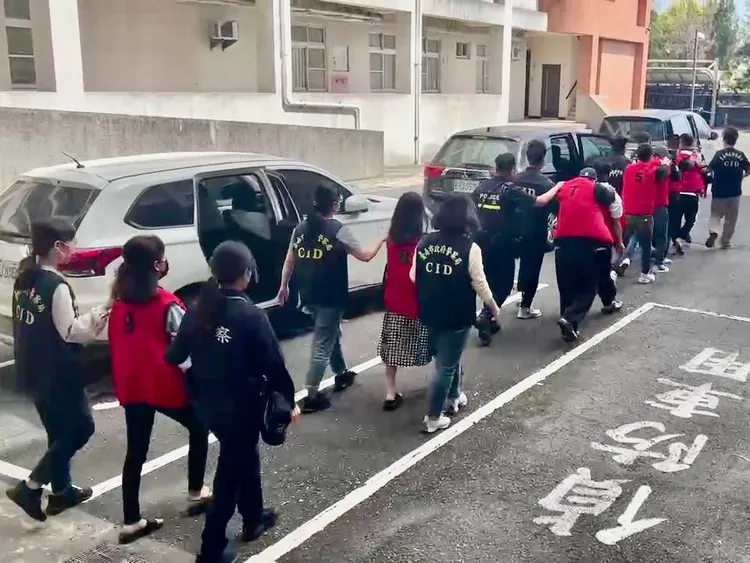 新化分局偵破胡嫌等16人暴力犯罪集團案。翻攝畫面