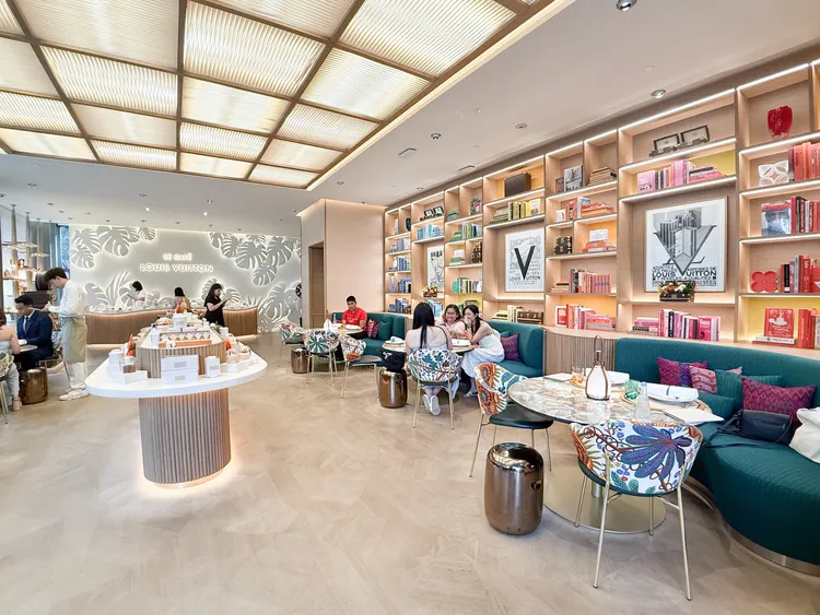 LV咖啡廳內僅規劃有6桌內用座位，整體空間寬敞舒適。S.H.攝