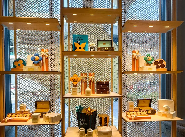 咖啡廳內展售有各式禮盒。S.H.攝