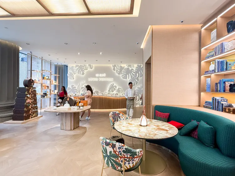 LV咖啡廳內僅規劃有6桌內用座位，整體空間寬敞舒適。S.H.攝