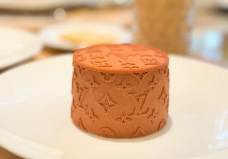 店內蛋糕平均售價約550泰銖，每一款都相當有特色。S.H.攝