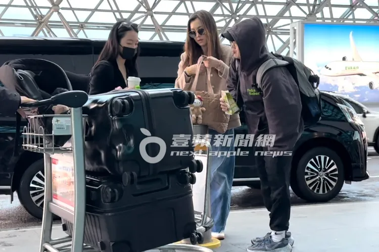 范瑋琪（中）戴上大明星行頭標配墨鏡。特勤中心攝