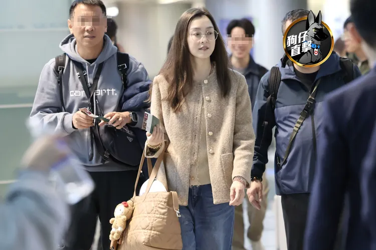 范瑋琪日前和經紀人、助理們一同搭機赴海外商演。特勤中心攝