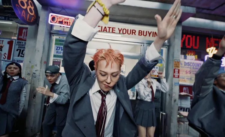 G-DRAGON的造型往往能掀起一波熱潮。品牌提供