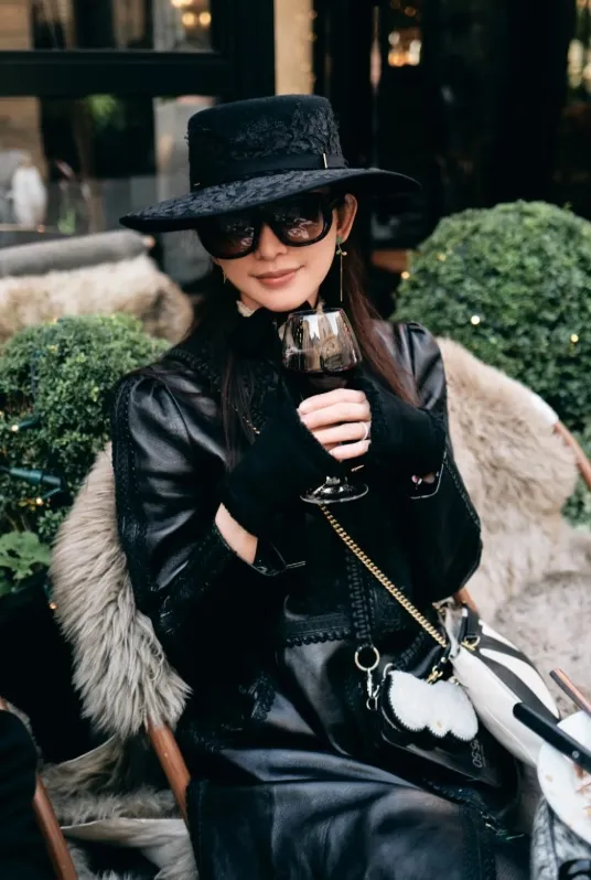 林志玲穿搭又酷又優雅。翻攝林志玲小紅書