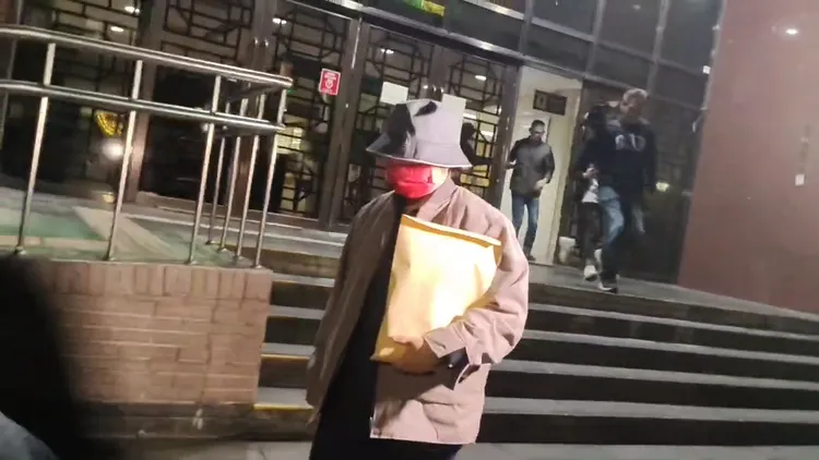 負責運屍的女住持吳慧珠，日前獲法官裁定交保後離開法院。張欽攝