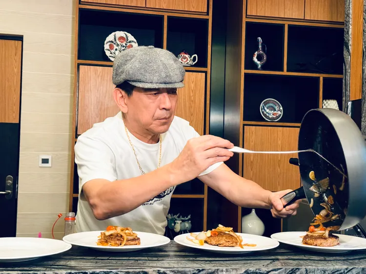 特別來賓是高捷。華視、三立提供