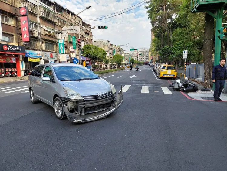 肇事車輛留在現場。警方提供