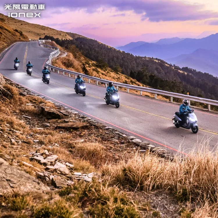 KYMCO擁有9kW大馬力的電動機車MiG 9已完成合歡山換電站道路測試，正式進入量產準備。業者提供