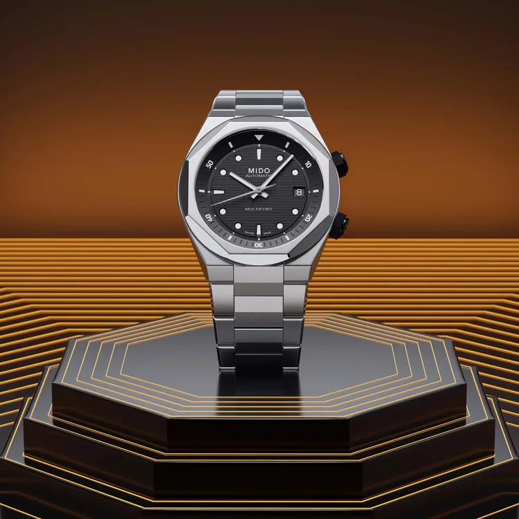 MIDO推出全新八角錶Multifort 8 Two Crowns腕錶。品牌提供