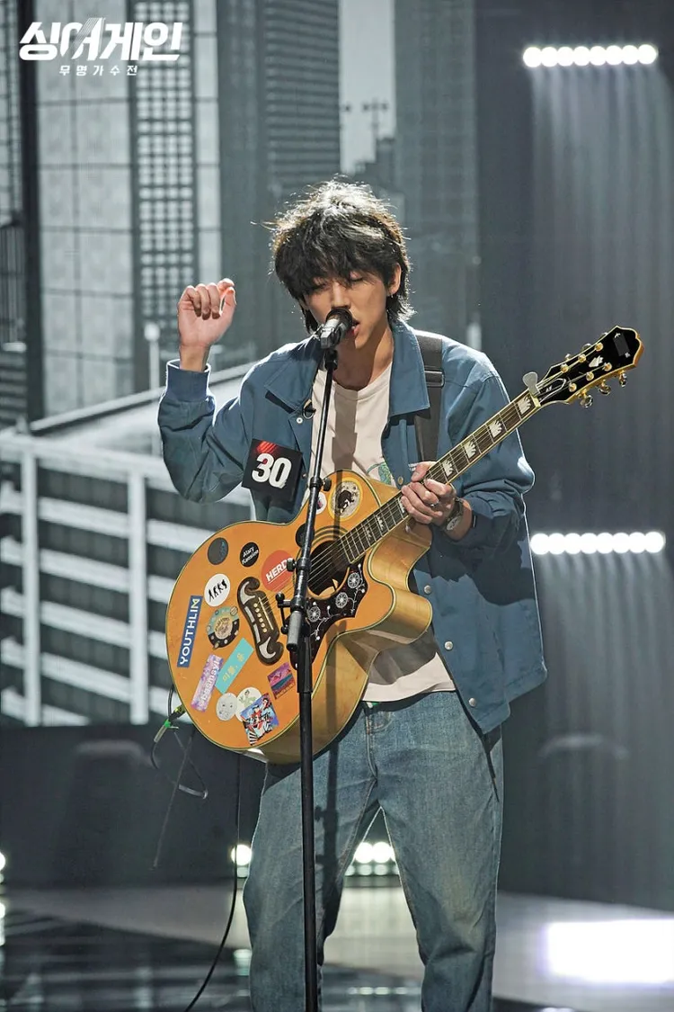 李承允因《Sing Again - 無名歌手戰》奪冠暴紅。翻攝JTBC