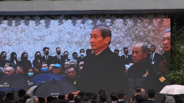 「白狼」張安樂一身全黑到場弔唁。特勤中心攝