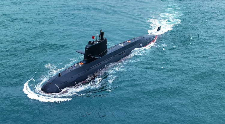 中國解放軍潛艇數量雖多，但普遍有聲響過大易被監測的弱點。翻攝解放軍網