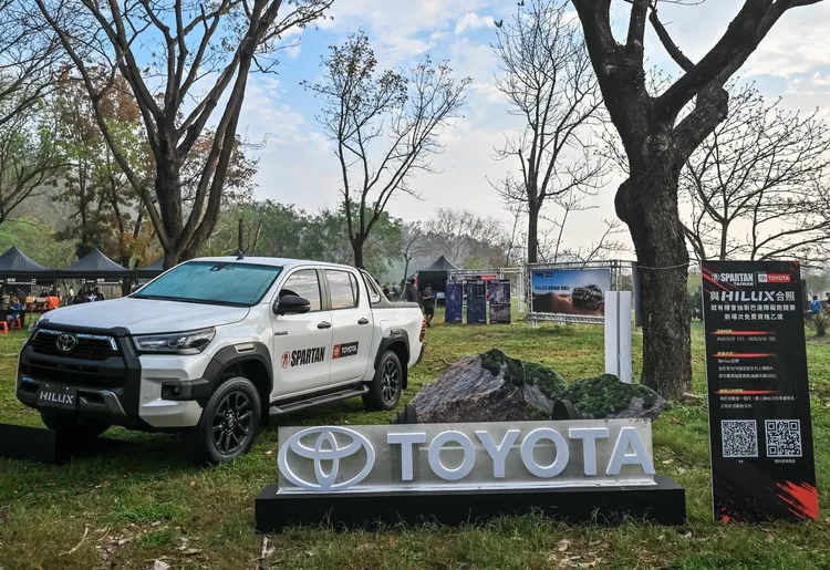 TOYOTA斯巴達障礙跑高雄場 HILUX互動展車區。業者提供