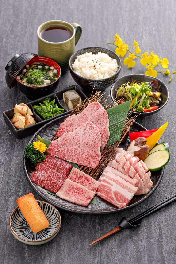 商業午餐 豪華燒肉組(960元)。業者提供