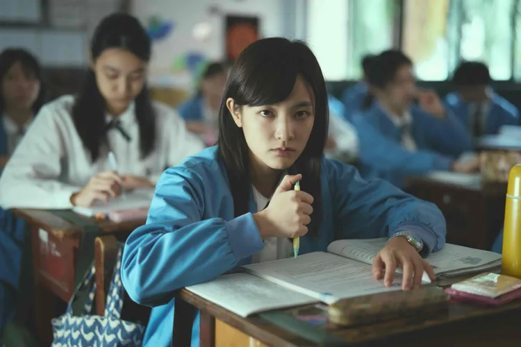 王淨飾演柯震東的同班同學乙晶。麻吉砥加提供