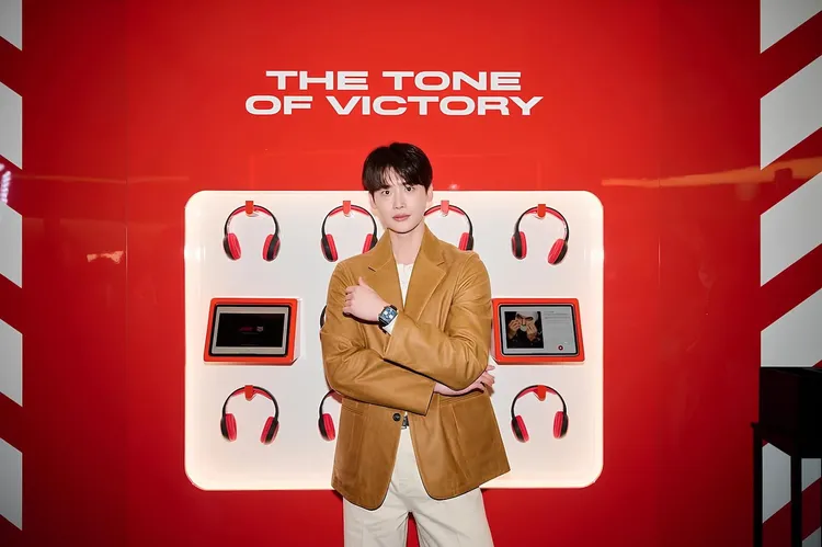 韓星李鍾碩日前在韓國出席腕錶品牌泰格豪雅快閃店活動。品牌提供