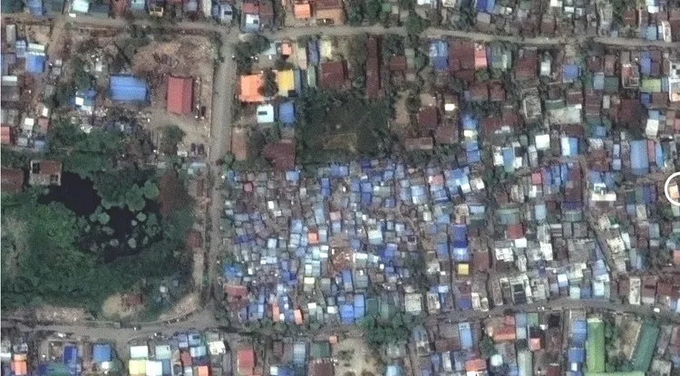 瓦城城區地震前的衛星照。CNN