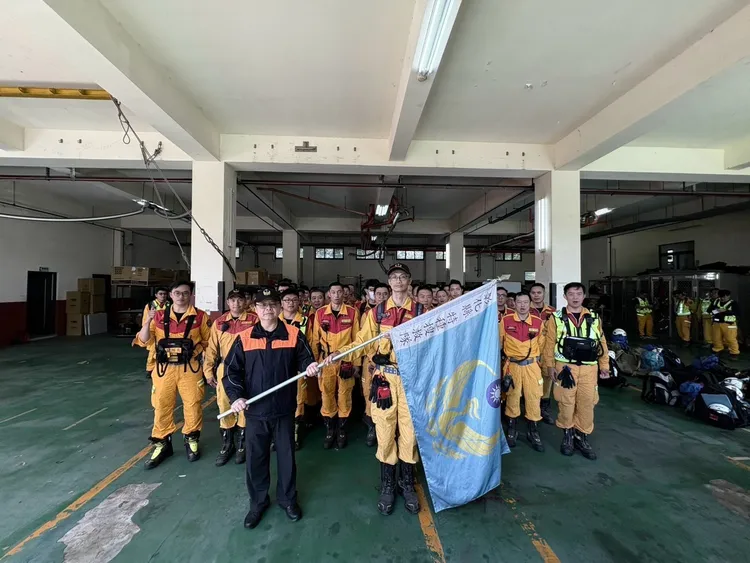彰化縣消防局特搜隊成功獲得「國家級中型搜救隊伍」認證資格，成為中部地區第2支合格隊伍。縣府提供