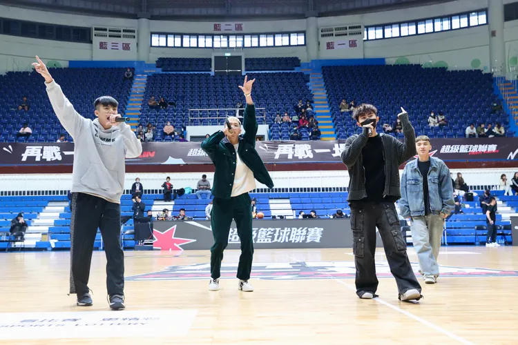 89教科書到彰化體育館的SBL賽事演唱引起話題。籃協提供