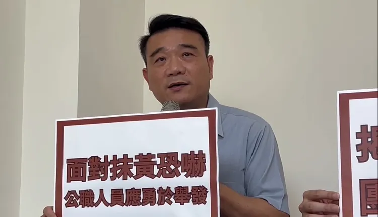 台南市東區區長黃炳元舉行記者會說明。民眾提供