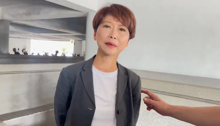 陳亭妃午間受訪時情緒受到明顯影響。民眾提供