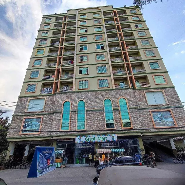 瓦城11層大廈原貌。翻攝自X