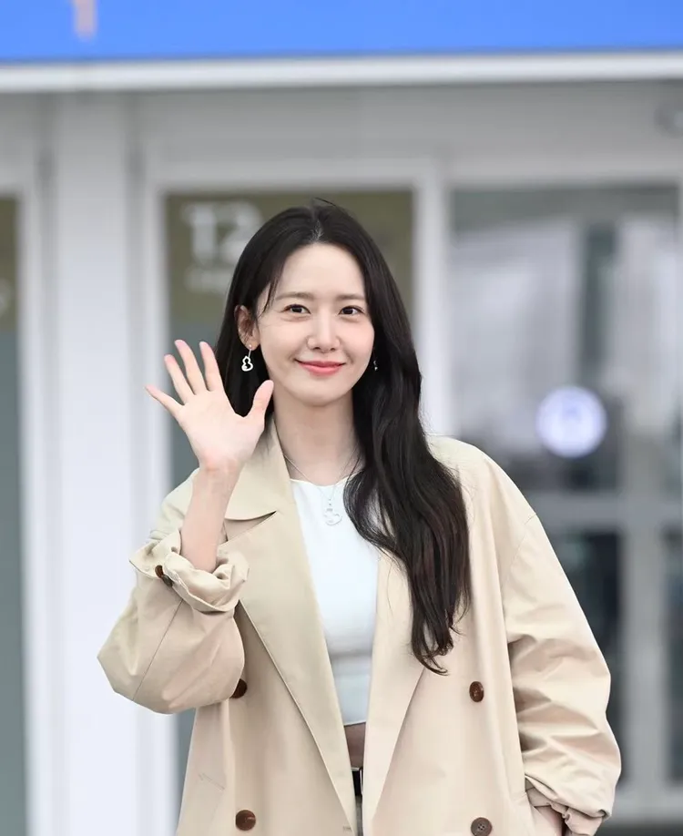 潤娥搭配Qeelin Wulu Pearl系列項鍊、耳環。品牌提供